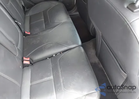 2018 Ford Focus Titanium z USA, uszkodzony, nr VIN 1FADP3J25JL267865